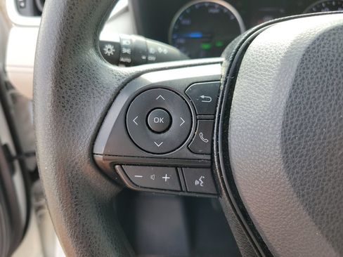Used 2021 Toyota RAV4 XLE AWD/4WD image 19