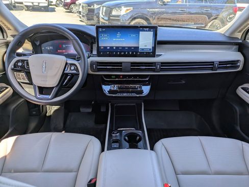 Used 2025 Lincoln Corsair FWD w/ Equipment Group 101A image 16