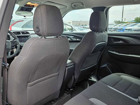 Used 2023 Chevrolet TrailBlazer LS FWD image 12