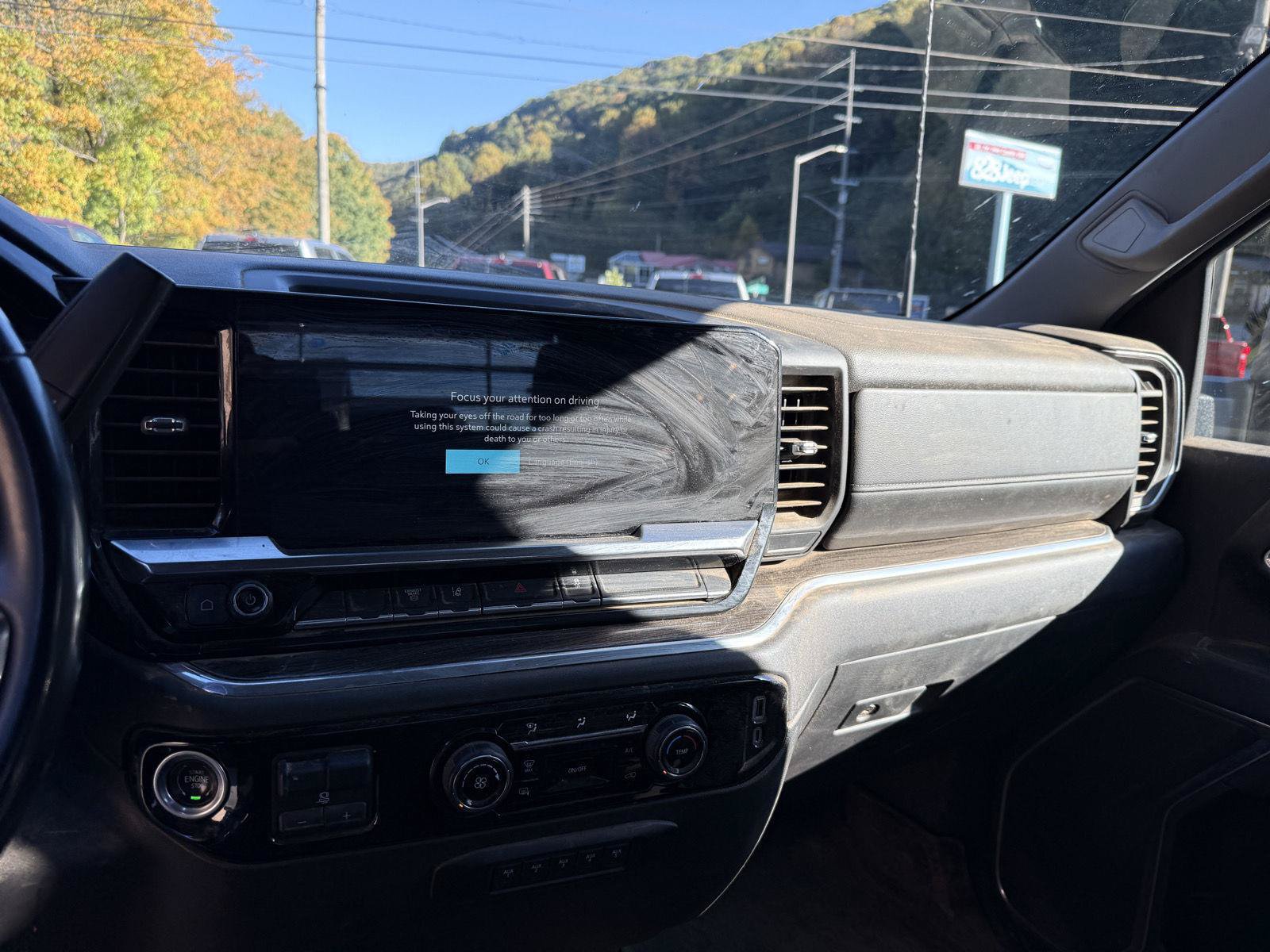 Used 2024 Chevrolet Silverado 3500 LT AWD/4WD image 5