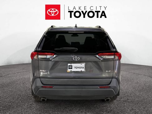 Used 2021 Toyota RAV4 XLE image 6