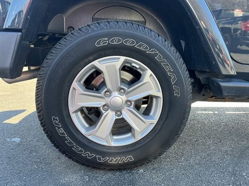 Used 2017 Jeep Wrangler Unlimited Sahara w/ Quick Order Package 24E Chief image 8