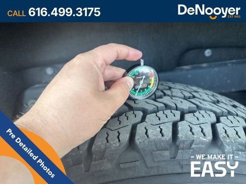 Used 2021 Chevrolet Colorado Z71 AWD/4WD image 12