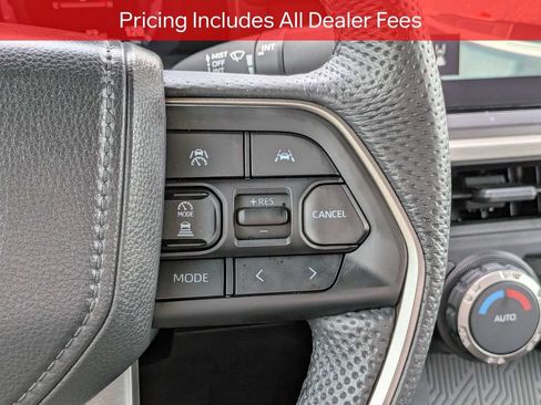 Certified 2025 Toyota Tacoma TRD Off-Road AWD/4WD image 28