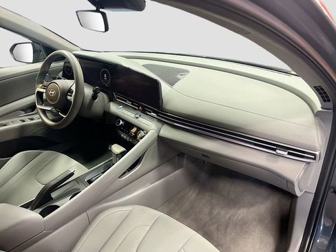 Used 2024 Hyundai Elantra SEL FWD image 27