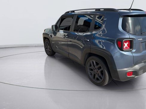 Used 2021 Jeep Renegade Latitude FWD image 2