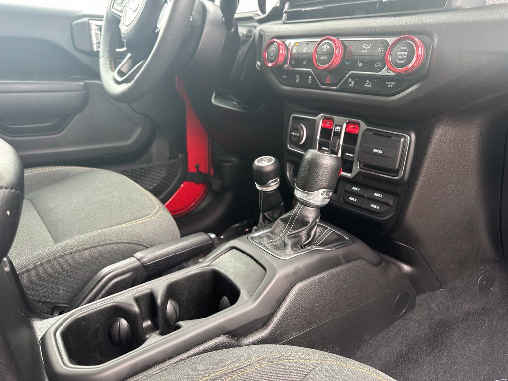 Used 2024 Jeep Gladiator Sport AWD/4WD image 39