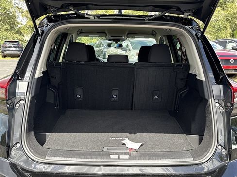 Certified 2025 Nissan Rogue S image 17