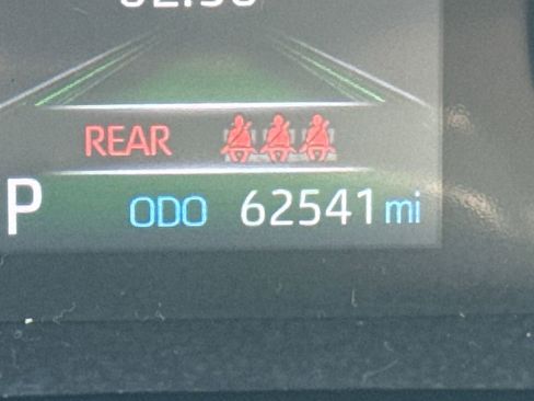 Used 2021 Toyota RAV4 LE image 16