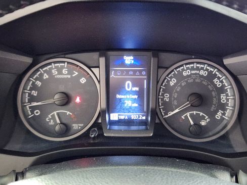 Used 2017 Toyota Tacoma TRD Off-Road image 20