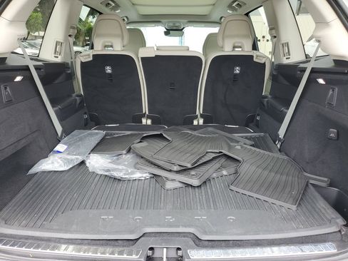 Certified 2024 Volvo XC90 B6 Plus w/ Protection Package Premier image 8