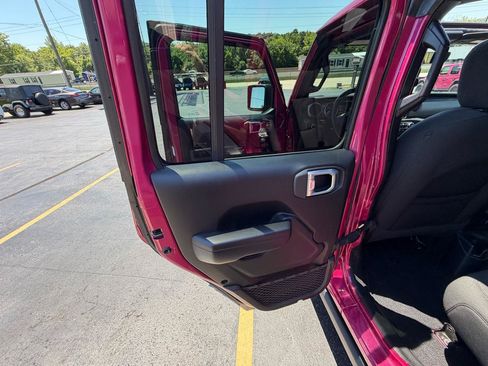 Used 2021 Jeep Wrangler Unlimited Sport AWD/4WD image 28