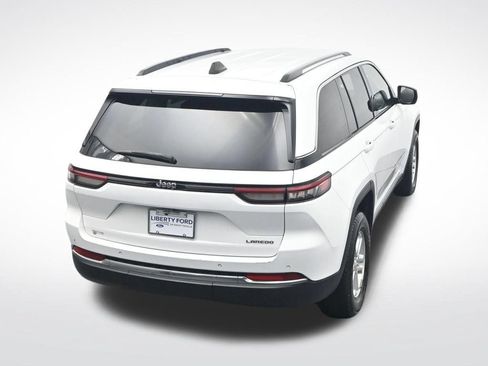 Used 2023 Jeep Grand Cherokee Laredo RWD image 29