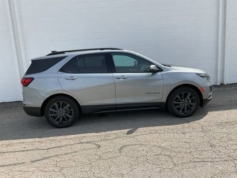 Used 2024 Chevrolet Equinox RS image 3