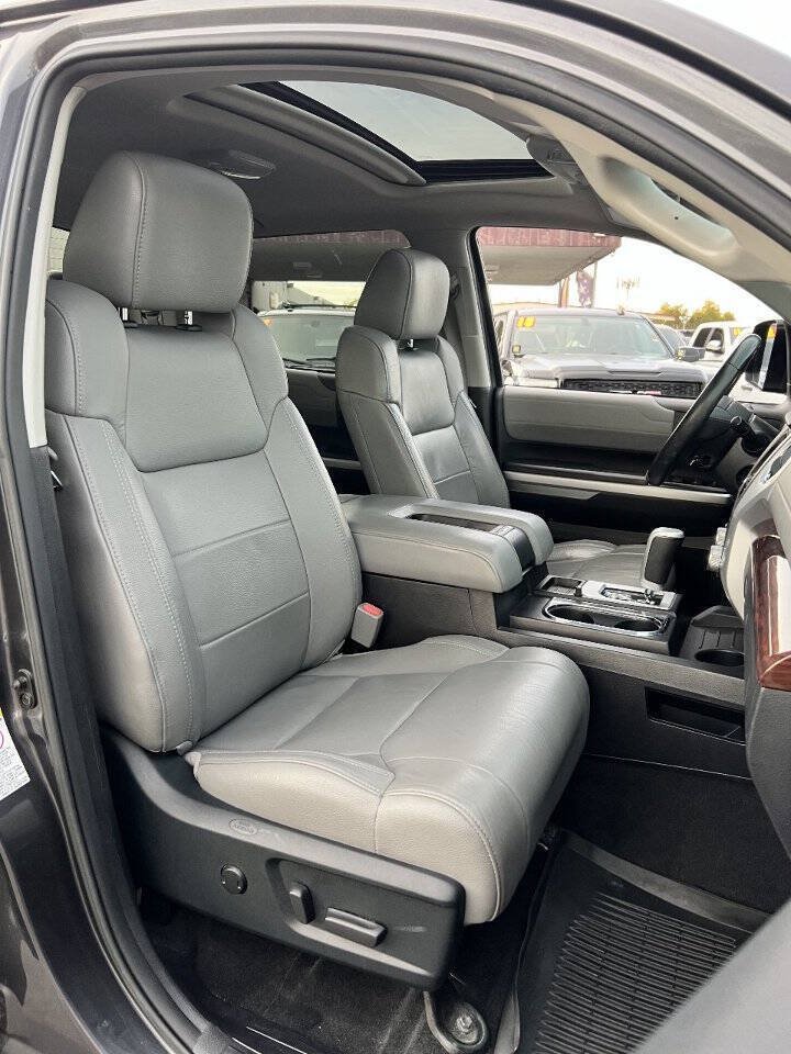 Used 2017 Toyota Tundra Limited w/ Limited Premium Package AWD/4WD image 18