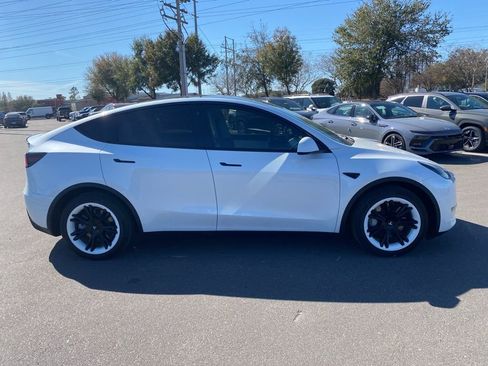 Used 2021 Tesla Model Y Long Range image 2
