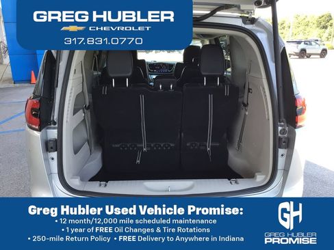 Used 2024 Chrysler Pacifica Touring-L FWD image 39