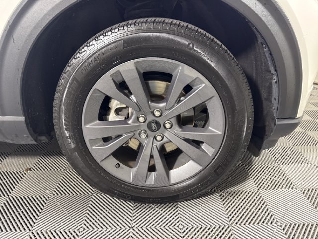 Used 2024 Ford Explorer XLT w/ Equipment Group 202A AWD/4WD image 11