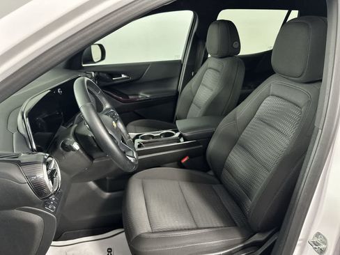 Used 2025 Chevrolet Equinox LT FWD image 11