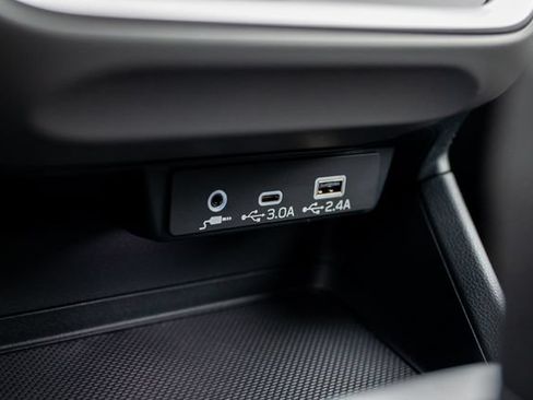 Certified 2025 Subaru Crosstrek 2.5i Premium AWD/4WD image 29
