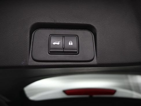 Used 2024 Nissan Rogue SV FWD image 19