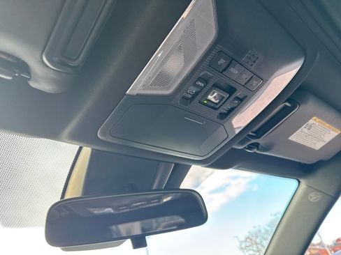 Used 2023 Toyota RAV4 SE image 27