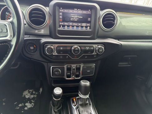 Used 2020 Jeep Wrangler Unlimited Sahara image 15