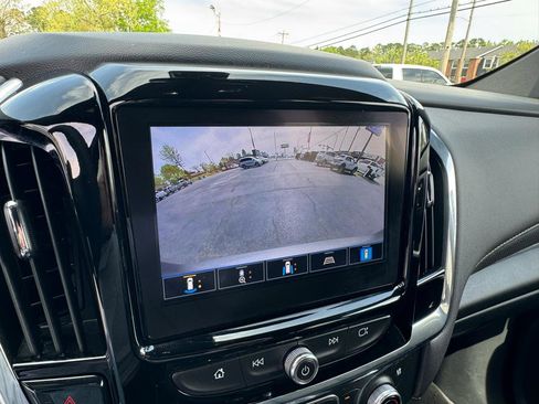 Used 2023 Chevrolet Traverse Premier FWD image 30