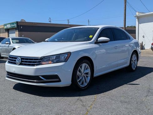 Used 2018 Volkswagen Passat 2.0T SE FWD image 8