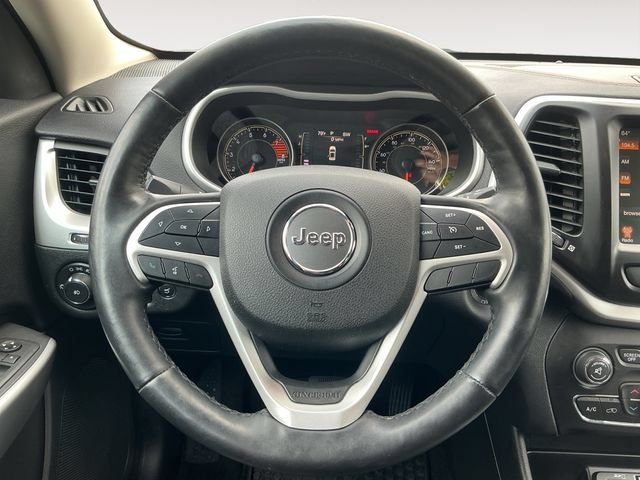 Used 2018 Jeep Cherokee Latitude Plus w/ Comfort/Convenience Group AWD/4WD image 13