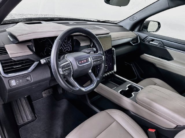 Used 2026 GMC Acadia Elevation w/ Elevation Premium Package FWD image 15