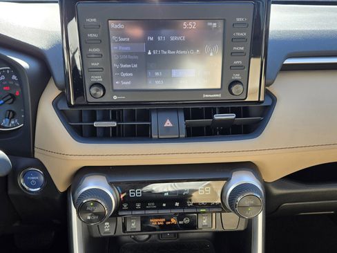 Used 2021 Toyota RAV4 XLE Premium AWD/4WD image 16