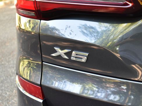 Used 2022 BMW X5 sDrive40i w/ M Sport Package RWD image 32