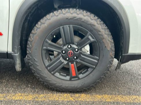 Used 2025 Nissan Rogue SV image 35