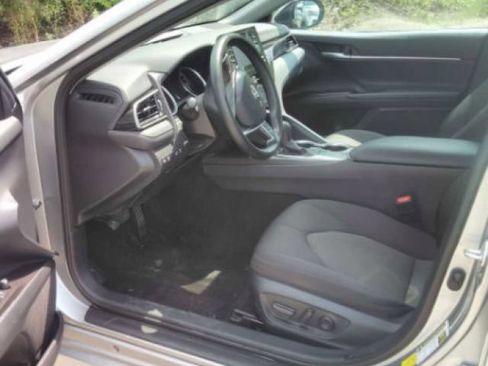 Used 2024 Toyota Camry LE w/ Convenience Package FWD image 5