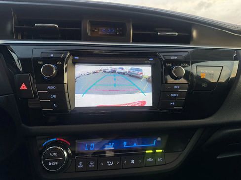 Used 2014 Toyota Corolla LE Premium image 28