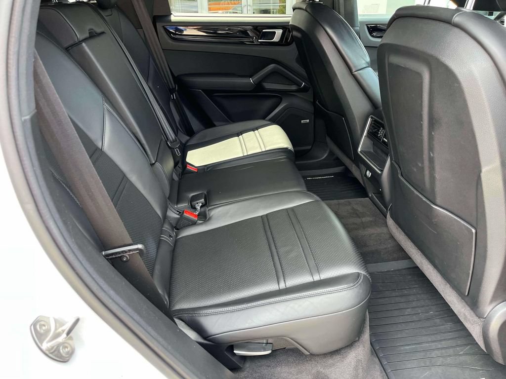 Used 2021 Porsche Cayenne AWD/4WD image 20