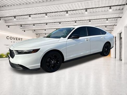 Used 2025 Honda Accord SE image 4