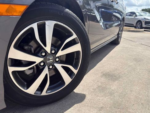 Used 2023 Honda Odyssey Touring image 3