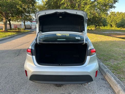 Used 2024 Toyota Corolla LE FWD image 10