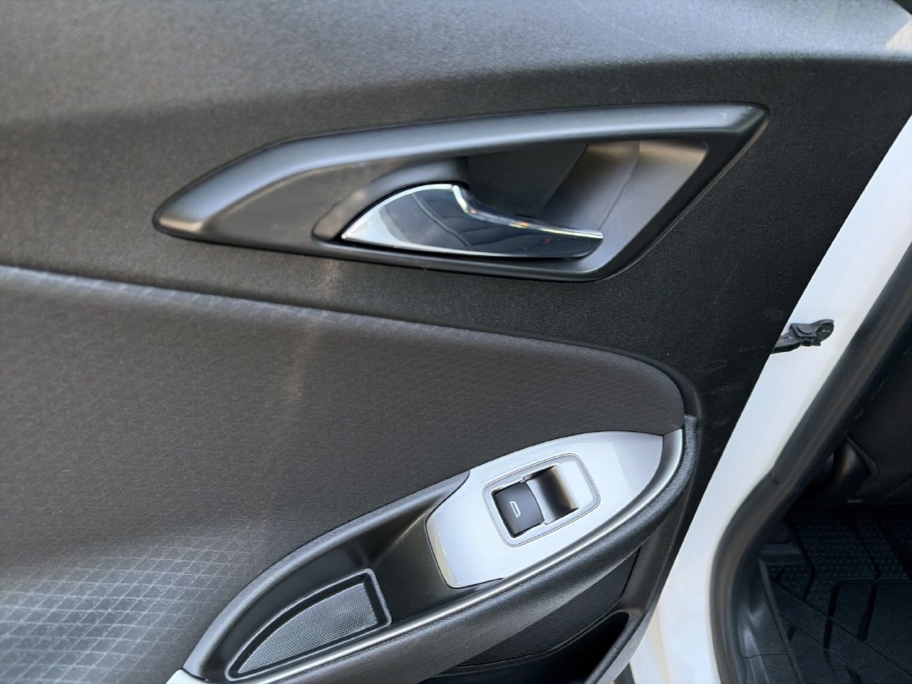 Used 2021 Chevrolet Malibu LS w/ LPO, Floor Liner Package FWD image 21