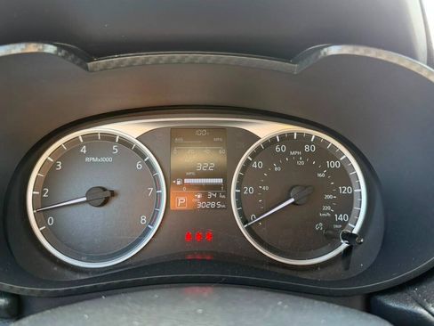 Used 2024 Nissan Versa S w/ Trunk Package FWD image 14