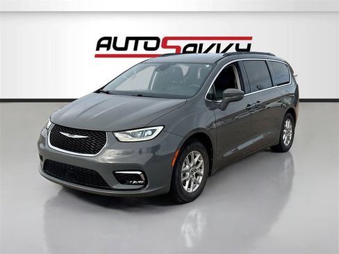 Used 2022 Chrysler Pacifica Touring-L image 3