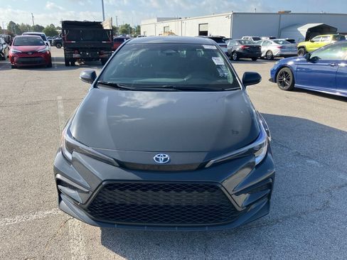 Used 2026 Toyota Corolla SE FWD image 2