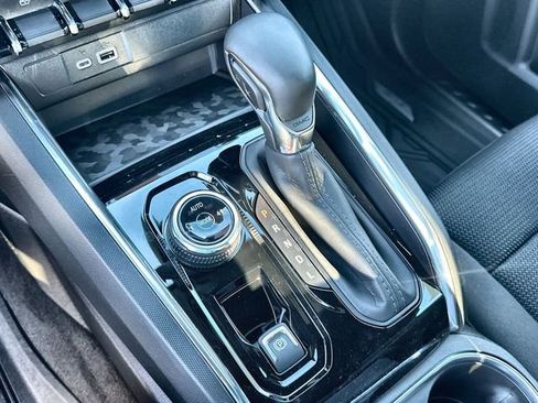 New 2026 GMC Canyon Elevation w/ Convenience Package image 16