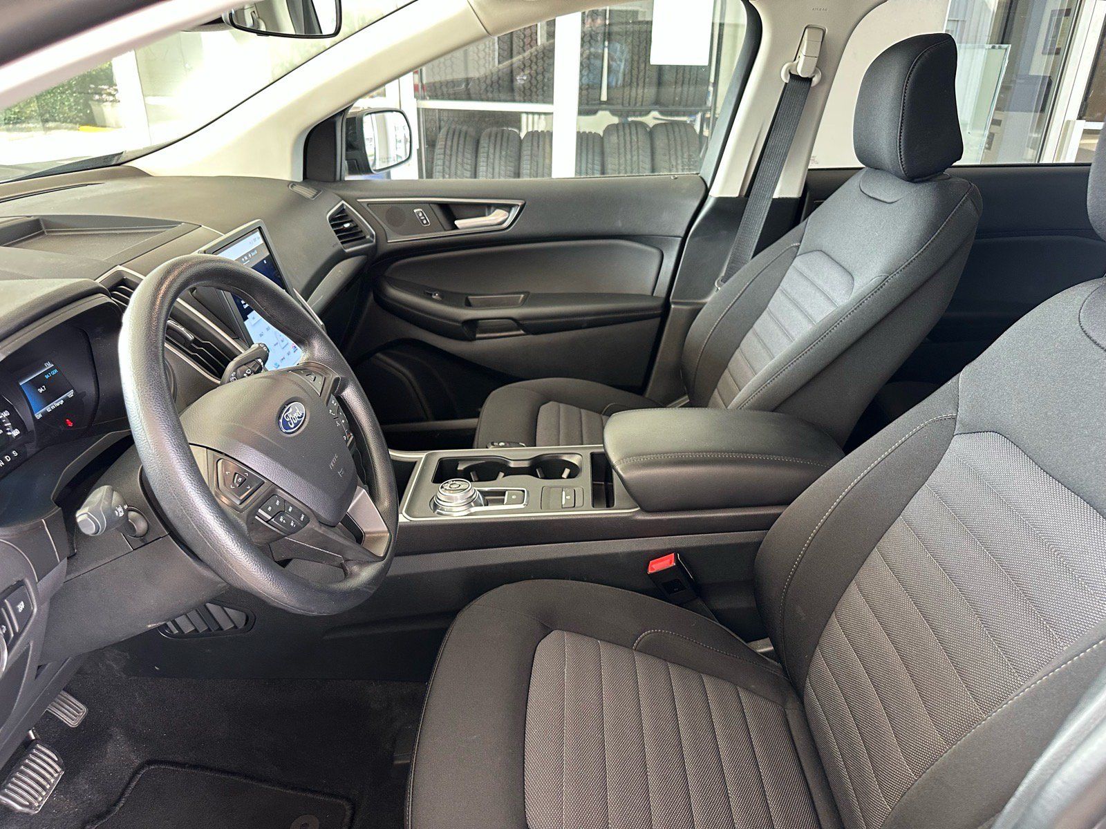 Certified 2024 Ford Edge SE w/ Black Appearance Package AWD/4WD image 16
