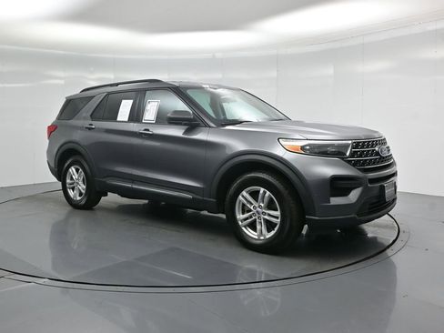 Certified 2022 Ford Explorer XLT w/ Class IV Trailer Tow Package image 27