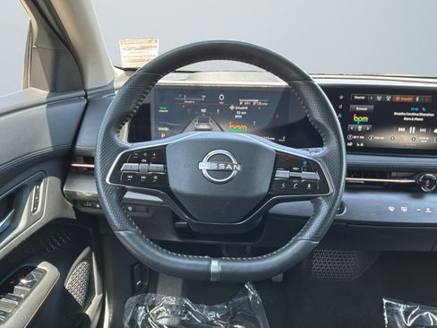 Used 2025 Nissan Ariya FWD image 11