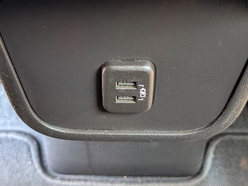 Used 2024 GMC Terrain SLE FWD image 28