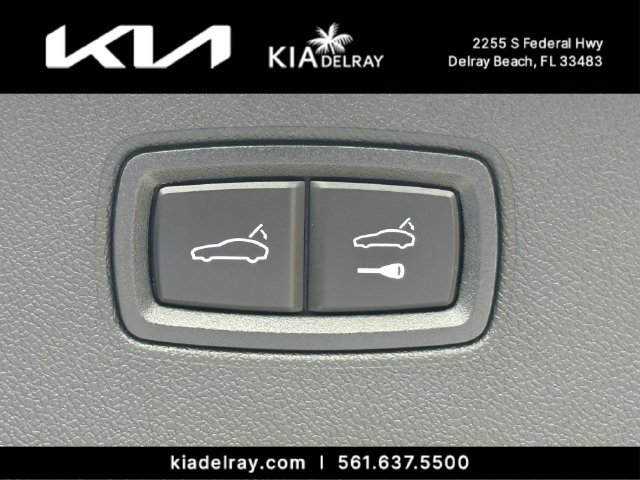 Used 2024 Porsche Cayenne AWD/4WD image 9